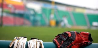 The Pros and Cons of Wearing Batting Gloves