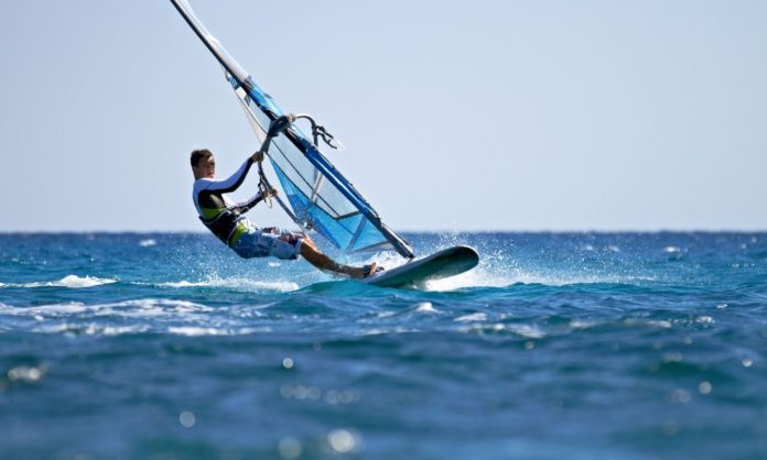 Essential Windsurfing Safety Tips for Beginners
