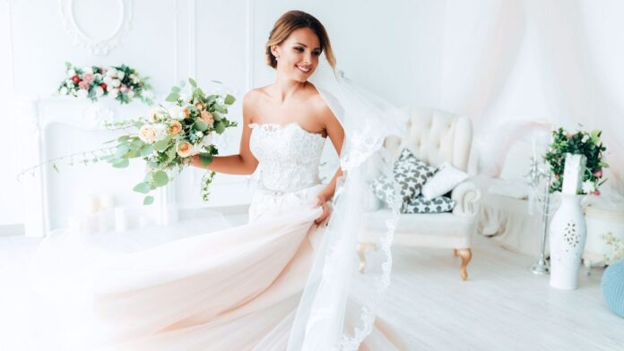 Tips for Accessorizing With Your Wedding Dress