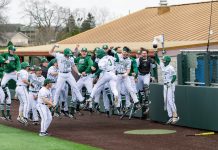 Offense surge in late innings